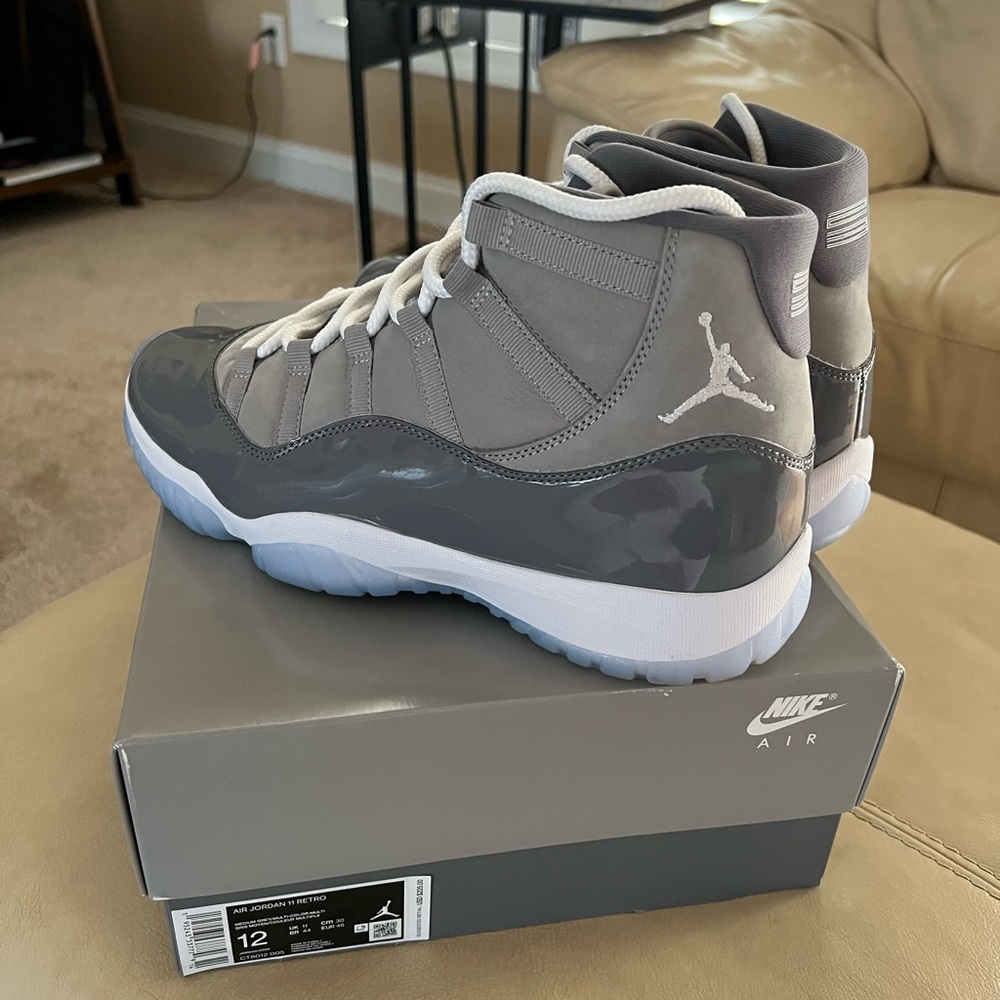 Mens Jordan 11 Cool Grey size 12